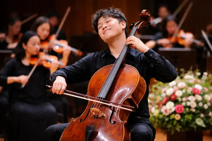 Cellist Lee You-bien Triumphs at the International Isangyun Competition